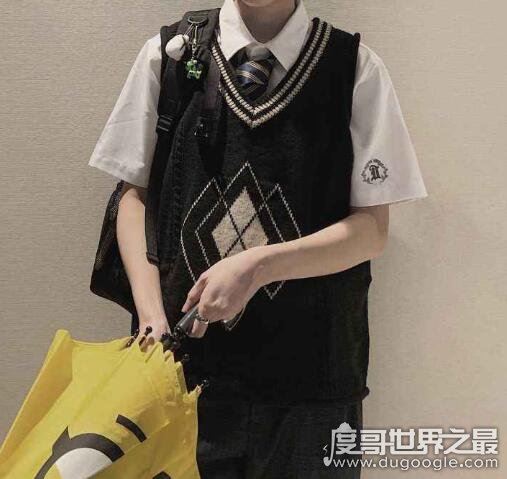 jk制服是什么梗，日本女高中生的校服(小女生们的最爱)