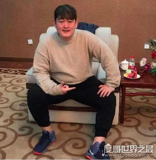 赵本山儿子200斤了，已开始减肥瘦身之路(颜值还是很高)