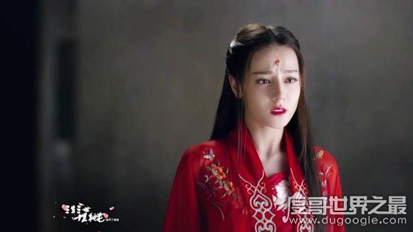 迪丽热巴整容前照片，从小美到大的她打破整容谣言