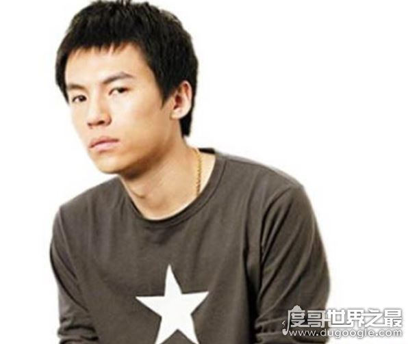 王烁怎么说球球,球球一句最喜欢哥哥就可以看出(兄弟情深)