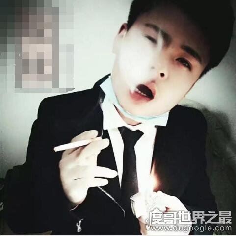 抖音把孤独当作晚餐却难以下咽什么歌，想死却又不敢(原唱画词戏子)