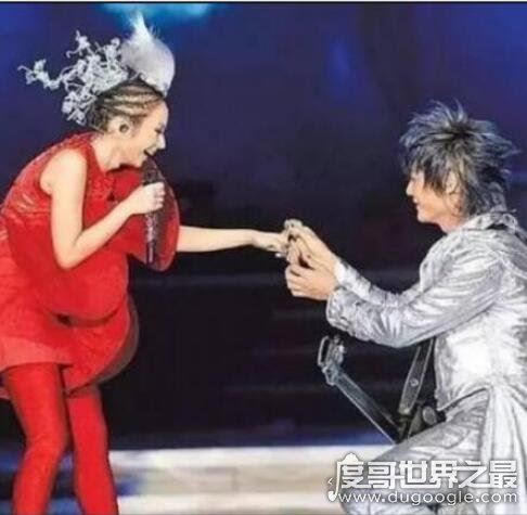 飞儿乐队为什么散了,主唱Faye被“退队”(已找新主唱替代)