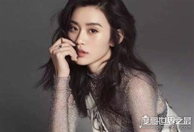 奚梦瑶家境曝光，父母都是商人从小上名校(并非高攀何猷君)