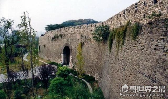 石头城是对我国哪座城市的美称,历代王朝的京都南京(也叫金陵城)