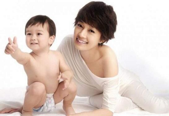 马伊俐的前任老公管虎，两人结婚生子后离婚嫁文章