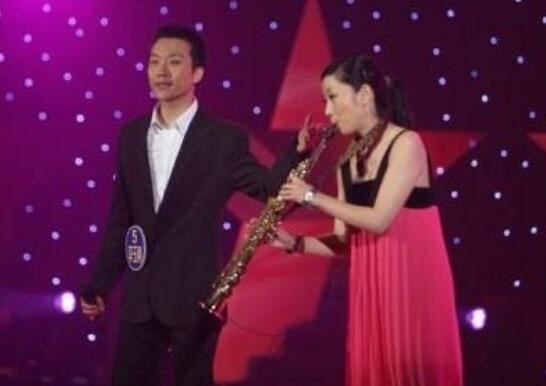 李玉刚老婆和女儿照片，隐婚生八岁混血女儿