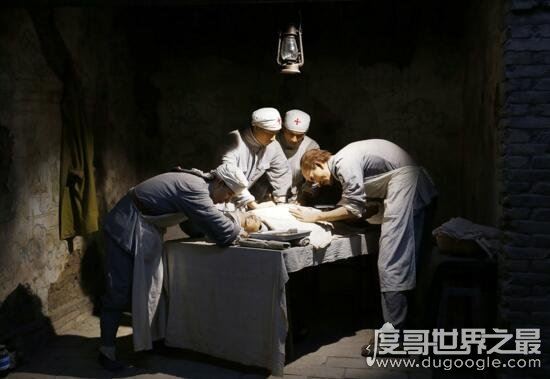 揭秘白求恩是哪国人，为中国抗日革命呕心沥血