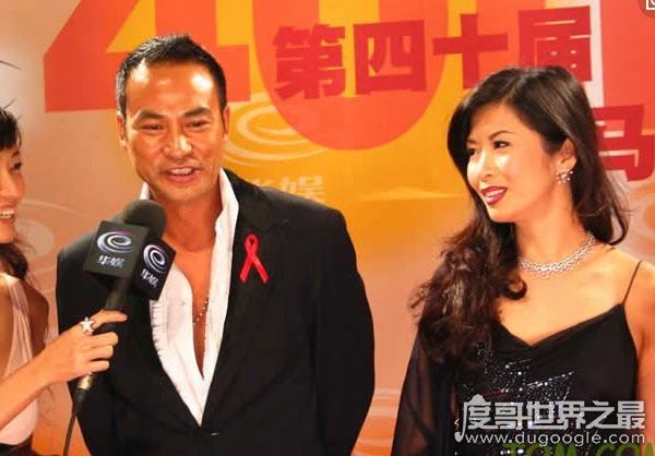 任达华的哥哥任达荣是高级警务人员，连港老大向华强都怕他三分