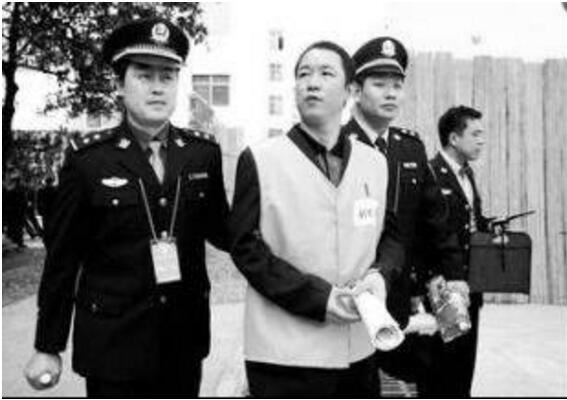 中国黑社会老大排行榜，东北乔四爷排第一(前十名单)