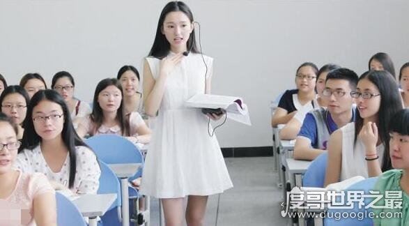 中国最美英语老师,肖珠因清纯可人的授课照片而红遍网络