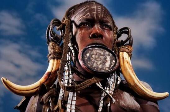 盘点世界六大奇葩民族，雷迪菜菜族只喝血不吃肉