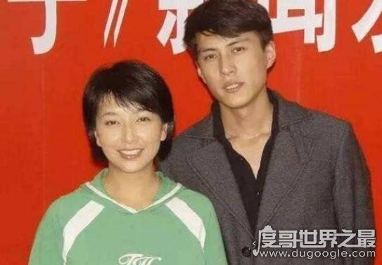 靳东的第一任老婆江姗姐弟恋，靳东回应江珊绯闻