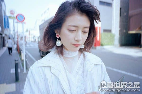李诞女朋友黑尾酱个人资料,肤白貌美颜值超高(真是便宜了蛋蛋)