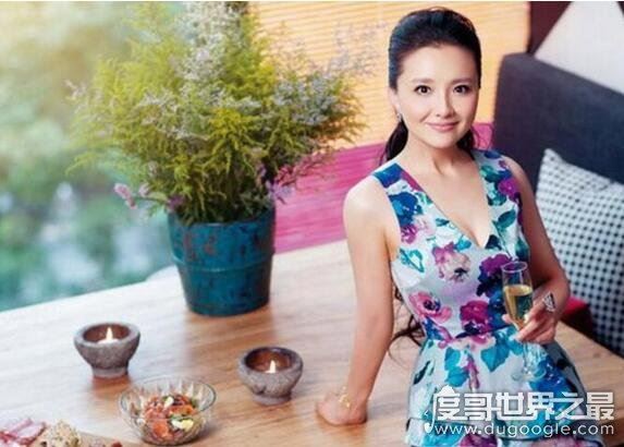 王丽坤真实年龄38岁,80年生硬生生改小了5岁太可耻
