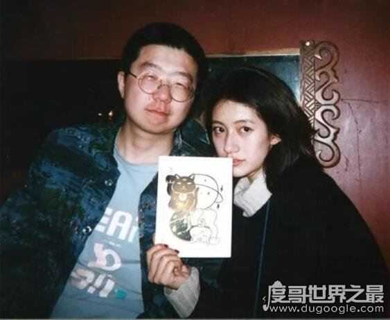 李诞女朋友黑尾酱个人资料，肤白貌美颜值超高(真是便宜了蛋蛋)