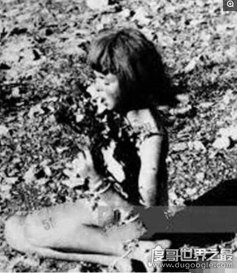 关于印度狼孩的故事，和狼一样行走和嚎叫(由狼抚养长大)