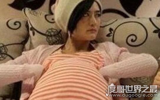 谢娜怀孕20周大肚照曝光,挺大肚子何炅小心搀扶