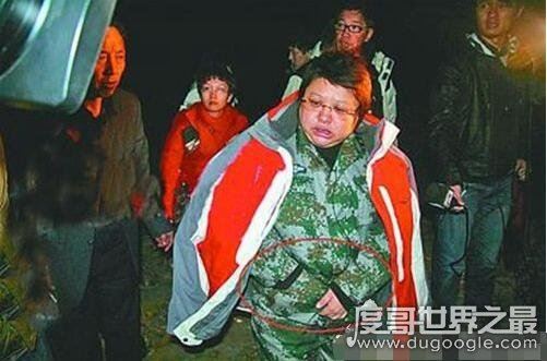 韩红车祸后带伤探访,多年慈善保佑自己化险为夷