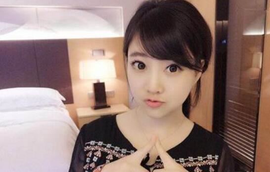 冯提莫吃精门事件，私生活淫乱不堪陪睡男粉丝