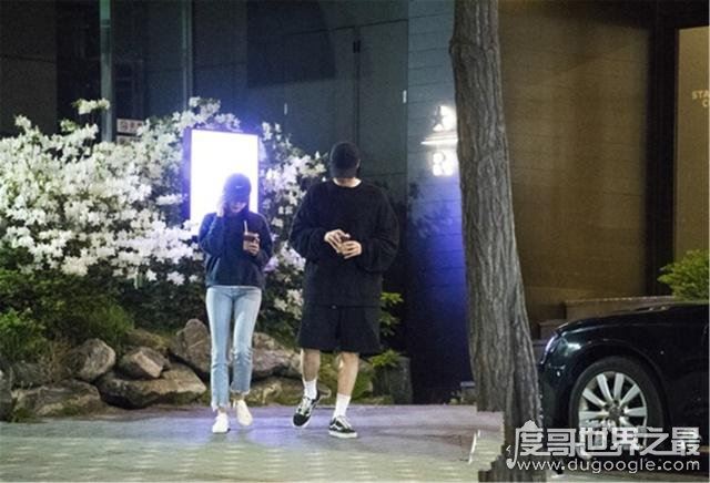 苏志燮赵恩情恋情公开，街头甜蜜牵手散步(相差17岁已交往1年)