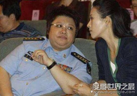 韩红和管彤结婚照曝光，卓伟帮澄清没有这回事