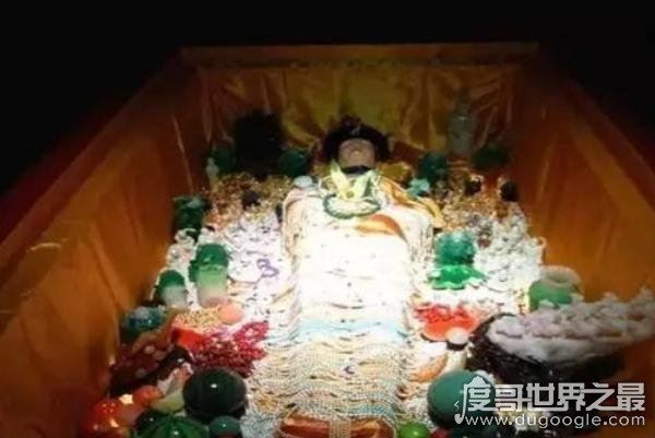 慈禧墓被盗历史真相震惊世人,慈溪惨遭盗墓贼毁容辱尸(超变态)