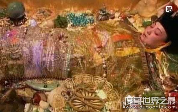 慈禧墓被盗历史真相震惊世人，慈溪惨遭盗墓贼毁容辱尸(超变态)
