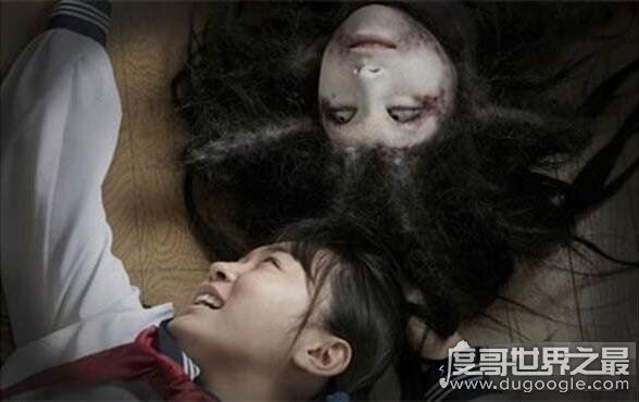 日本鬼娃娃花子的传说，惨死厕所的怨灵随时出现在你背后