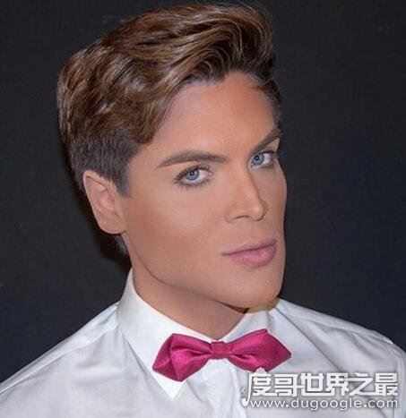 世界十大真人芭比娃娃，男子整形190次变成假人