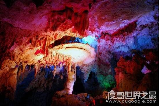 天下第一无底洞，女妖洞上百奇景都是女妖的化身