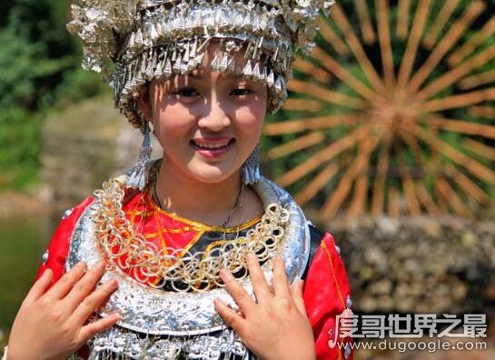 中国十大苗族美女，最美苗族形象大使杨一方惊艳