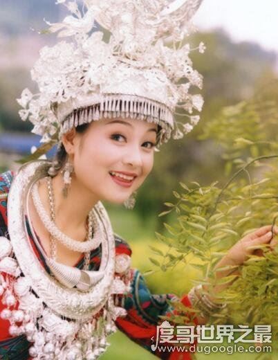 中国十大苗族美女，最美苗族形象大使杨一方惊艳