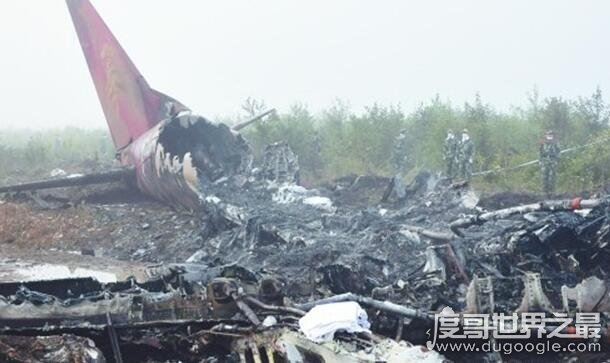 伊春空难机长经验不足，机长齐全军以前是在部队开小飞机