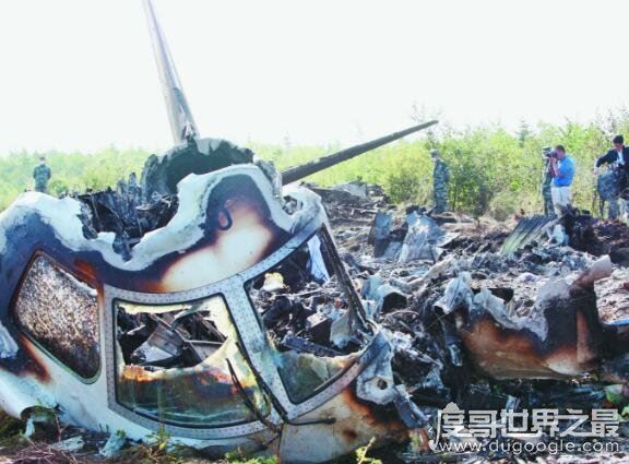 伊春空难机长经验不足，机长齐全军以前是在部队开小飞机