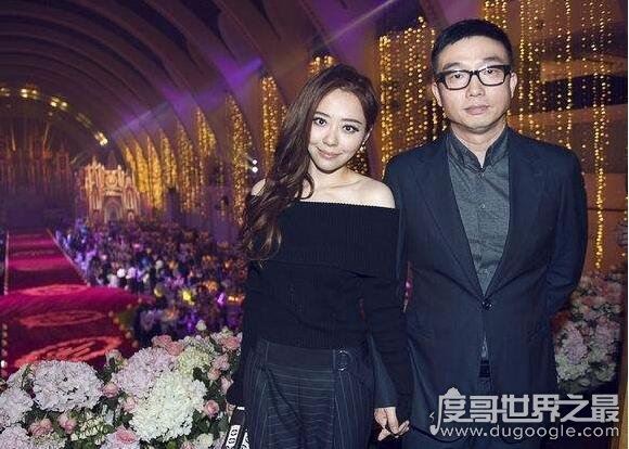 张靓颖乳环照曝光，疑似为了满足冯珂特殊癖好所打