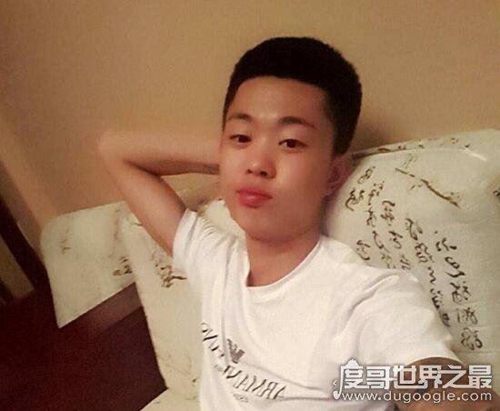 巴扎黑仙洋打架事件,仙洋携带20多个兄弟暴打巴扎黑(现场惨烈)