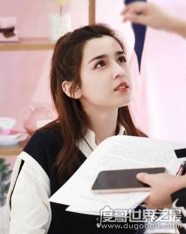 新生代新疆第一美女，哈尼克孜个人资料介绍(超美照欣赏)