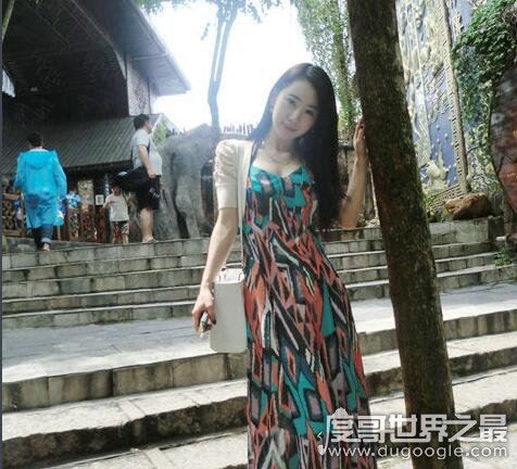 网络红人程琳个人资料简介,甜美又性感的她被誉为网络美女之首