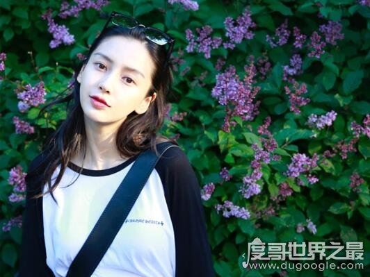 杨颖身高168杨幂身高167，两人站一起竟差距悬殊(杨颖谎报身高)