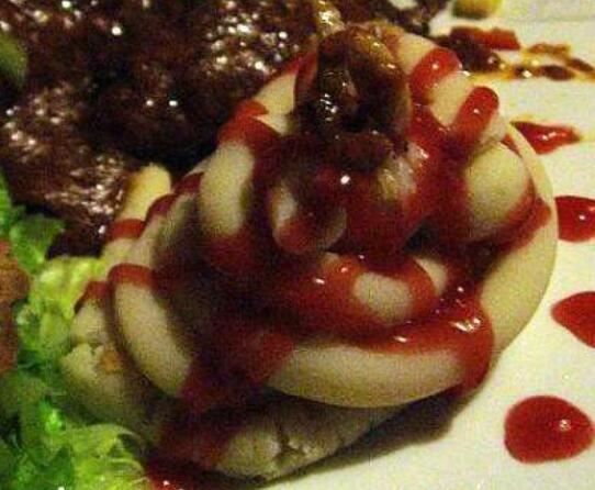 史上最恶心的宴席日本屎宴，少女现拉屎给你吃还是热的