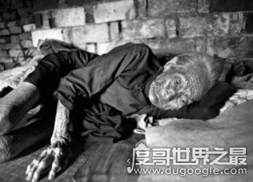 听林石姑讲述慰安妇的故事，19岁的她逃过屠杀却逃不过被糟蹋