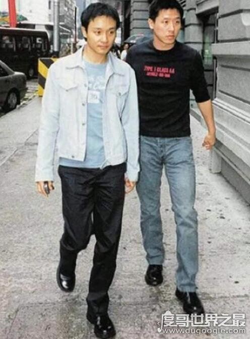 唐鹤德的现在老婆是谁，至今单身(唐鹤德张国荣的爱情故事)