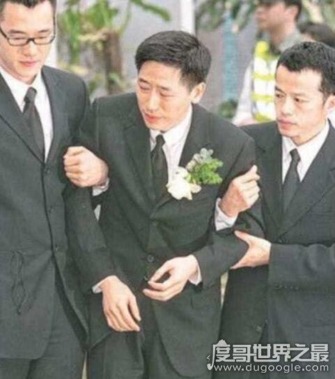 唐鹤德的现在老婆是谁，至今单身(唐鹤德张国荣的爱情故事)