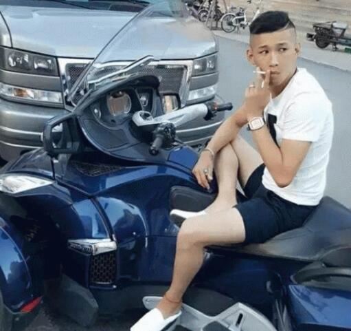 mc天佑被打照片幕后真相，头破血流现场血腥暴力