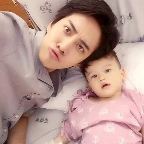 泰国男星mike儿子Maxwell,帅哥坯子和mike极像