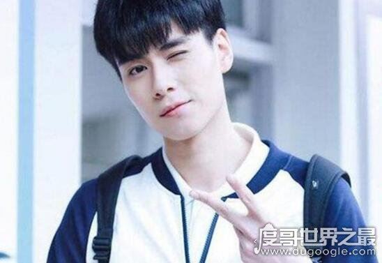 胡一天前女友整容蛇精脸，澄清胡一天约炮黑历史