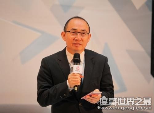 2018年潘石屹中国排名第126名，SOHO中国创始人(身价300亿)