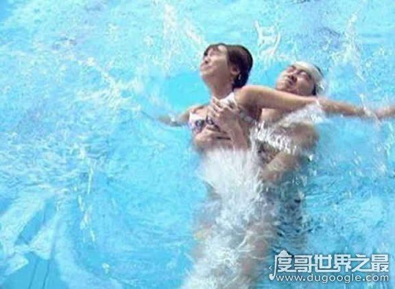 世界上最恐怖的跳水失败现场,脸摔成了两半(附视频/胆小勿看)