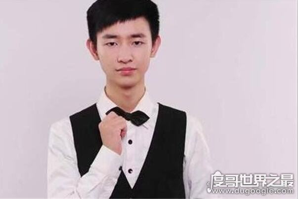 孤王最后一把王者挂机，因通宵直播劳累过度猝死(年仅20岁)