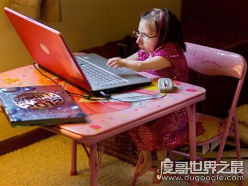 世界最矮女人,保利娜·马斯特斯身高仅61厘米(比2岁幼儿还矮)